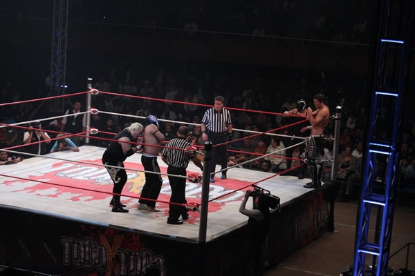 Difícil noche para el Hijo del Santo.