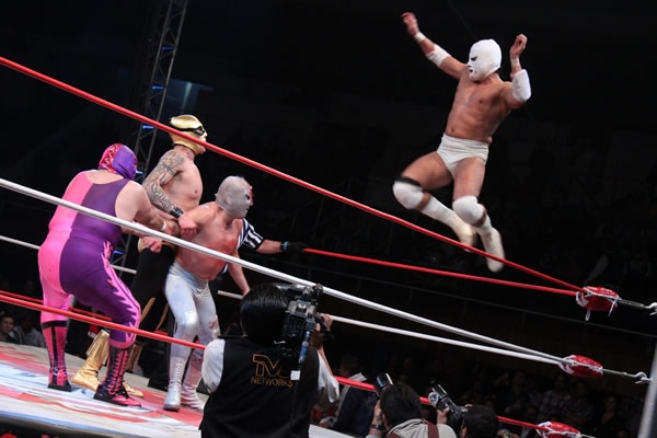 Difícil noche para el Hijo del Santo.