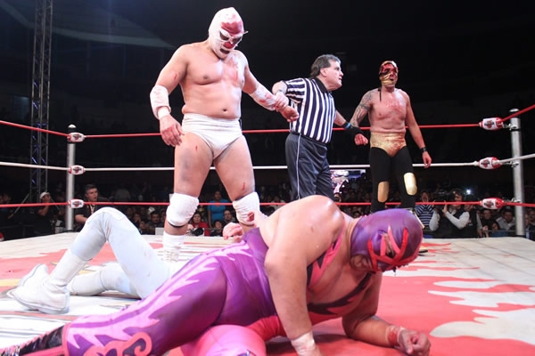 Difícil noche para el Hijo del Santo.