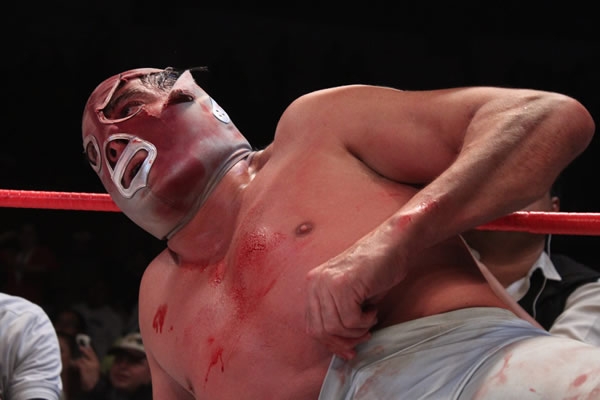 Difícil noche para el Hijo del Santo.