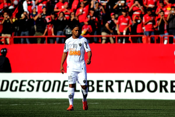 Dinho no ha podido desequilibrante como nos tiene acostumbrados.