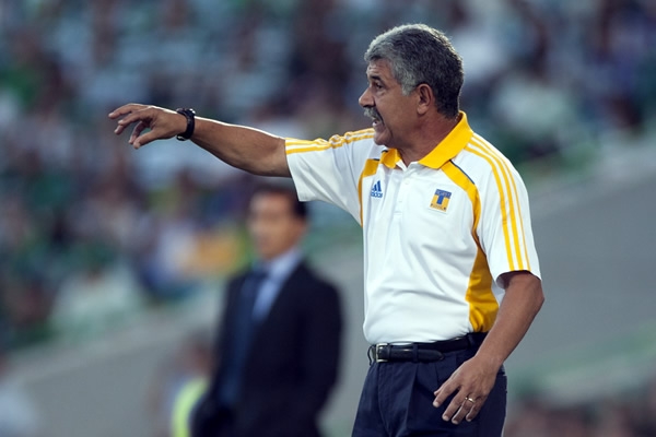 El DT felino no podía creer que su equipo había sido eliminado.