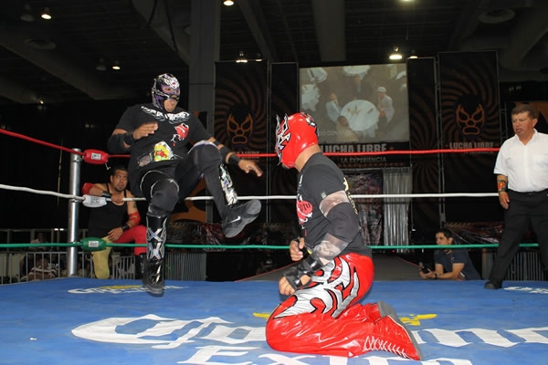 DTU se presentó en Lucha Libre: La Experiencia.