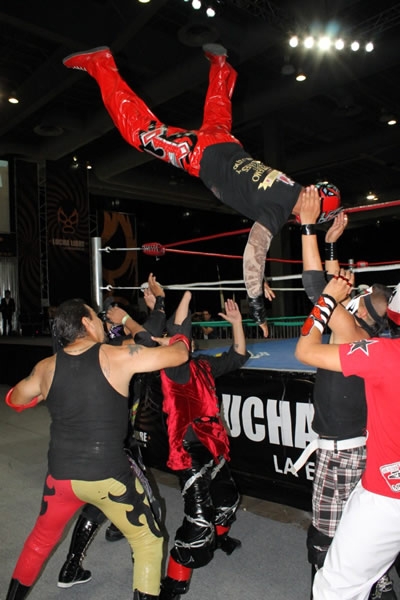 DTU se presentó en Lucha Libre: La Experiencia.