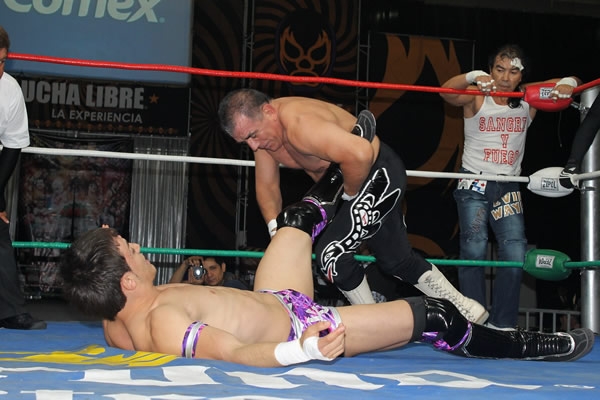 DTU se presentó en Lucha Libre: La Experiencia.