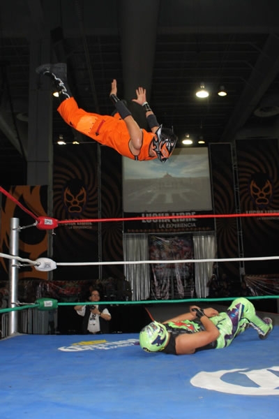 DTU se presentó en Lucha Libre: La Experiencia.