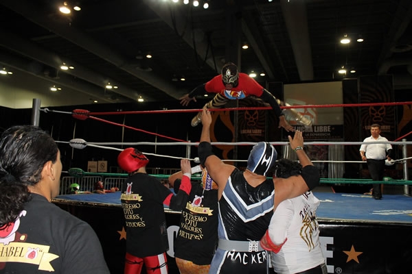 DTU se presentó en Lucha Libre: La Experiencia.