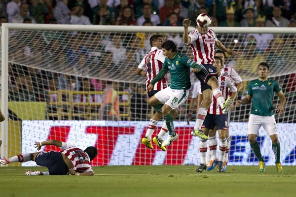 Duelo muy cerrado en el Nou Camp.