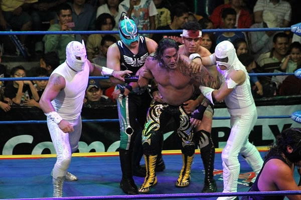 Duros encuentros previo a Triplemanía.