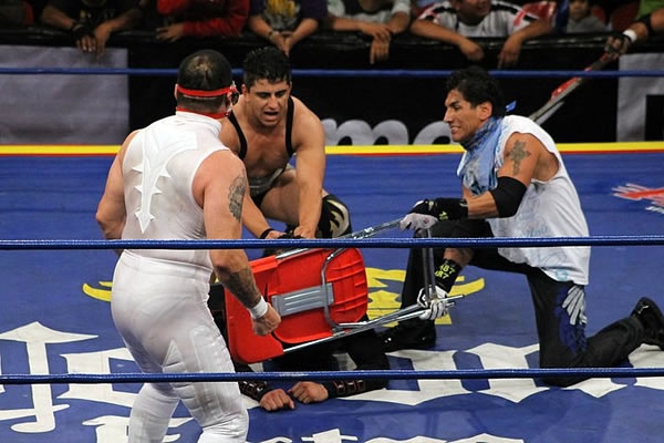 Duros encuentros previo a Triplemanía.