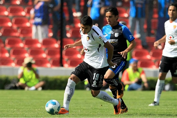 Édgar Andrade tuvo un buen partido en la Corregidora.