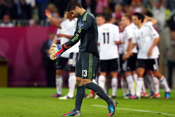 El arquero griego impotente ante la ofensiva germana.