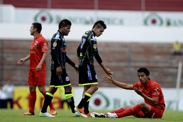 El cansancio se hace presente en los locales.