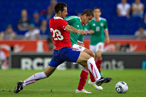 El Chicharito entró al minuto 46 por Aldo de Nigris.