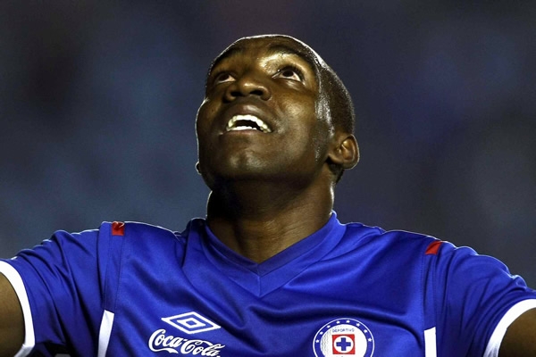 El colombiano entró de cambio y se hizo presente.