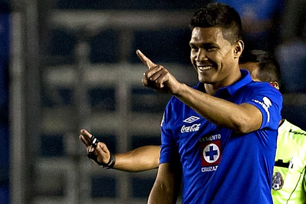 El colombiano pone el segundo en favor de los celeste.