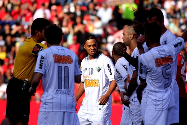 El delantero tiene ahora tiene una misión en la frontera mexicana.