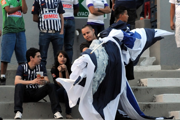 El desgaste de una bandera acostubrada a ganar.