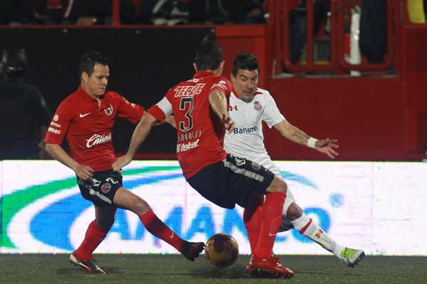 El duelo, peleado en cada segmento del terreno de juego.
