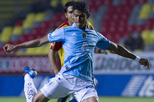 El encuentro estuvo lleno de acciones desde el comienzo.