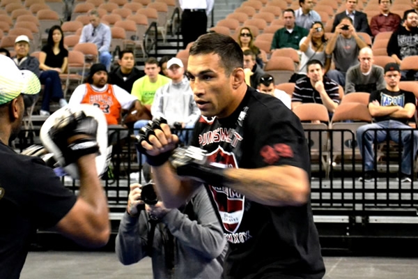 El entrnemaienrto del UFC 143.