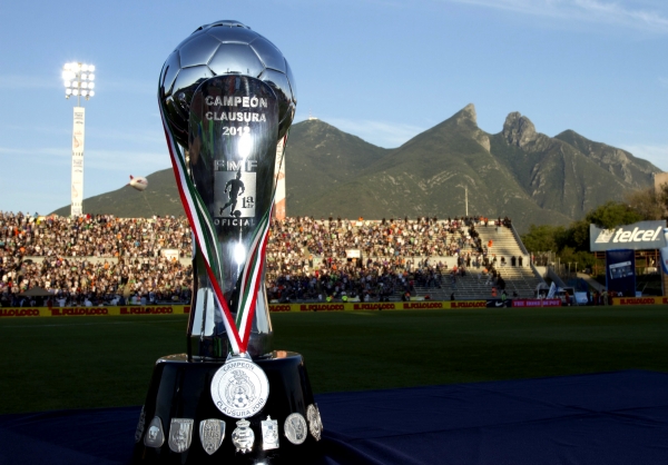 El equipo que salga Campeón del Clausura 2012 levantará la copa.