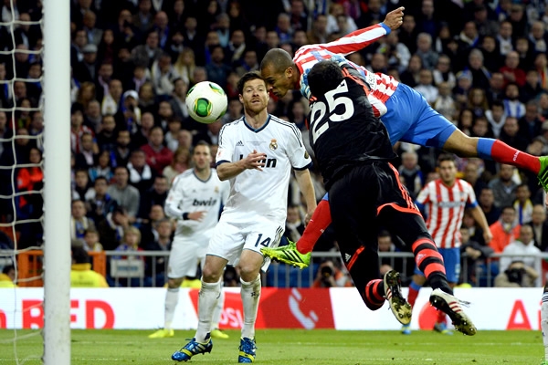 El esfuerzo extra de Miranda que quiere frenar 13 años de no vencer.