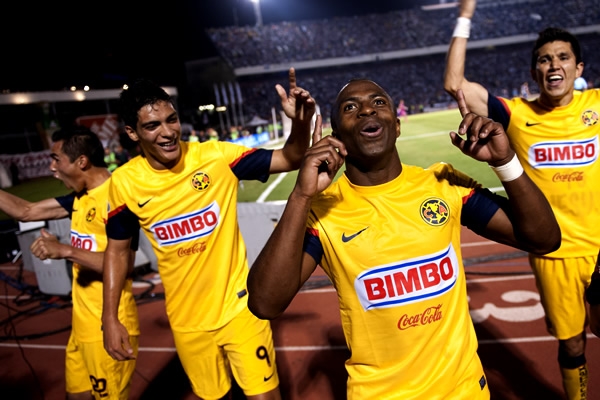 El festejo de la ventaja, dos goles de visitante.