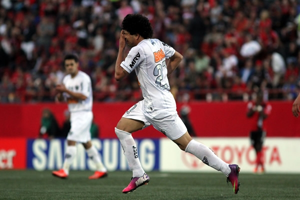 El gol de Luan despierta las emociones del Galo.