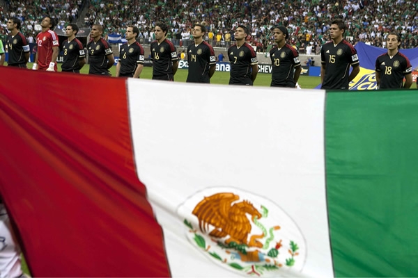 El Himno mexicano sonó fuerte.