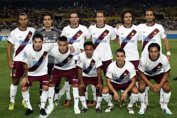 El once titular de Estudiantes Tecos.