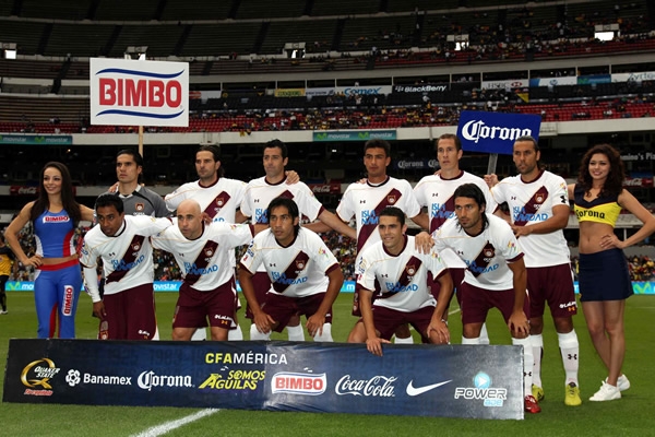 El once titular que mandó, el Chelis a la cancha.