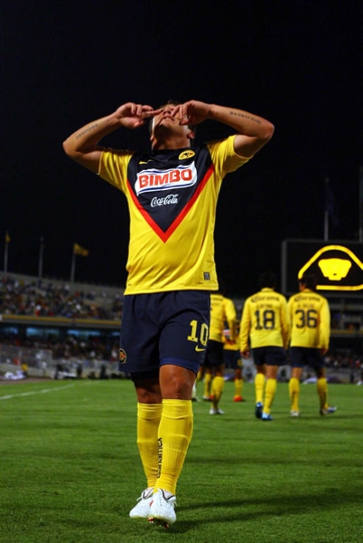 El paraguayo hizo 66 goles vistiendo la camisa del América.