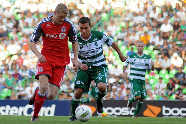 El partido comenzó muy disputado, con opciones para ambos equipos.