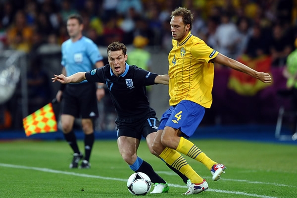 El partido comenzó muy intenso desde la primeras acciones.