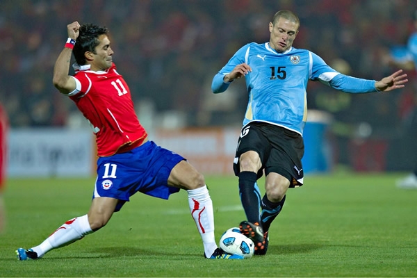 El partido comenzó siendo muy disputado.