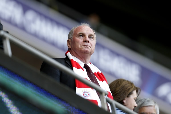 El presidente del Bayern presente en las gradas.