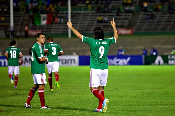 El trabajo en equipo consigue sus frutos en suelo jamaiquino.