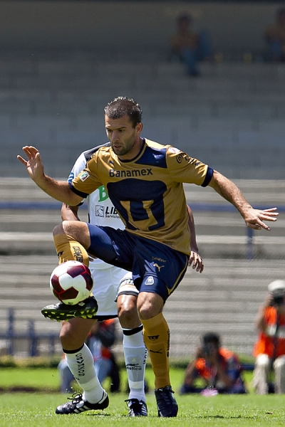 Emanuel Villa con buena dinámica frente a los Gallos.