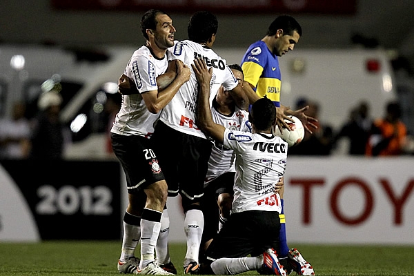 En contraste, la felicidad por el triunfo ante el lamento de la derrota.