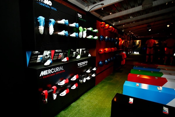 En excibición los nuevos modelos de Nike.