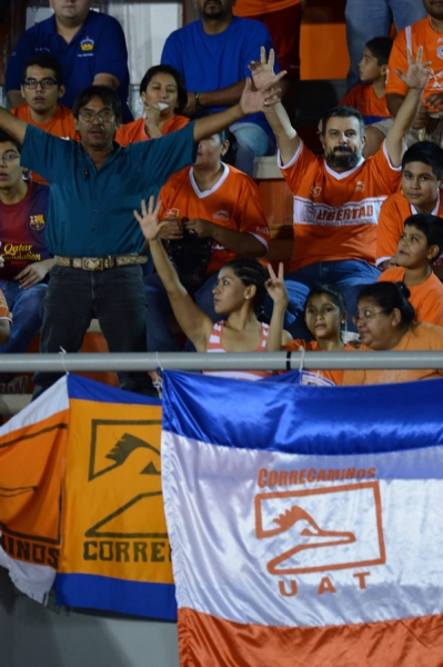 En familia, la afición del Corre asistió al estadio.