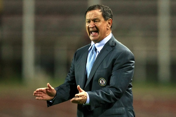 Enrique Meza fue expulsado en la recta final del partido.