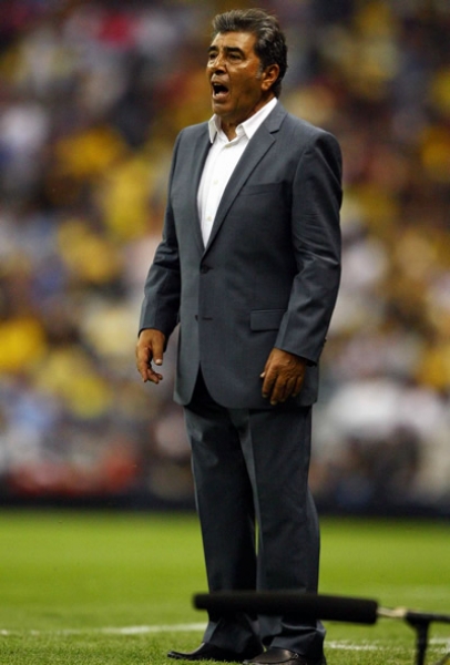 El entrenador del América, Hector Reinoso quemó sus 3 cambios.