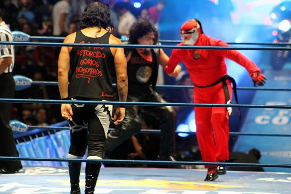 Espectacular evento en el Palacio de los Deportes.