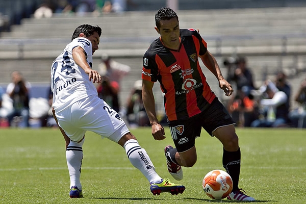 Esqueda estuvo muy activo durante todo el juego.