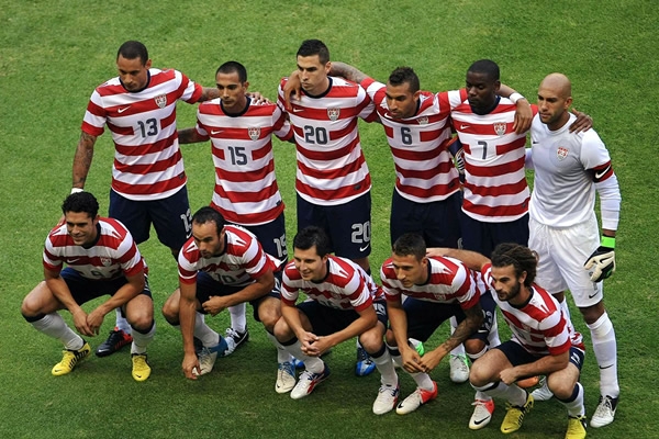 Estados Unidos con un uniforme inusual.