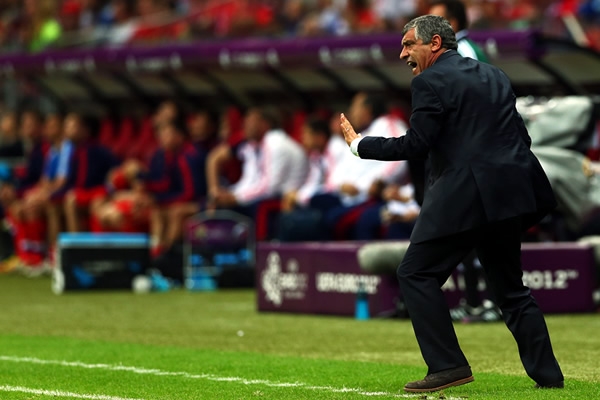 Fernando Santos, DT de Grecia, vivió intensamente el duelo ante los rusos.
