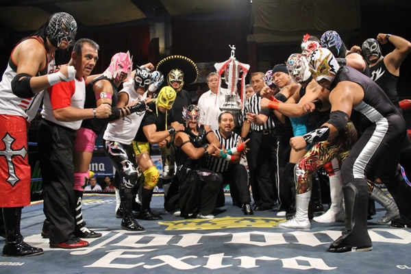 Festejo del 16 de Septiembre en IWRG.