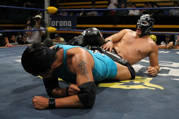 Festejo del 16 de Septiembre en IWRG.